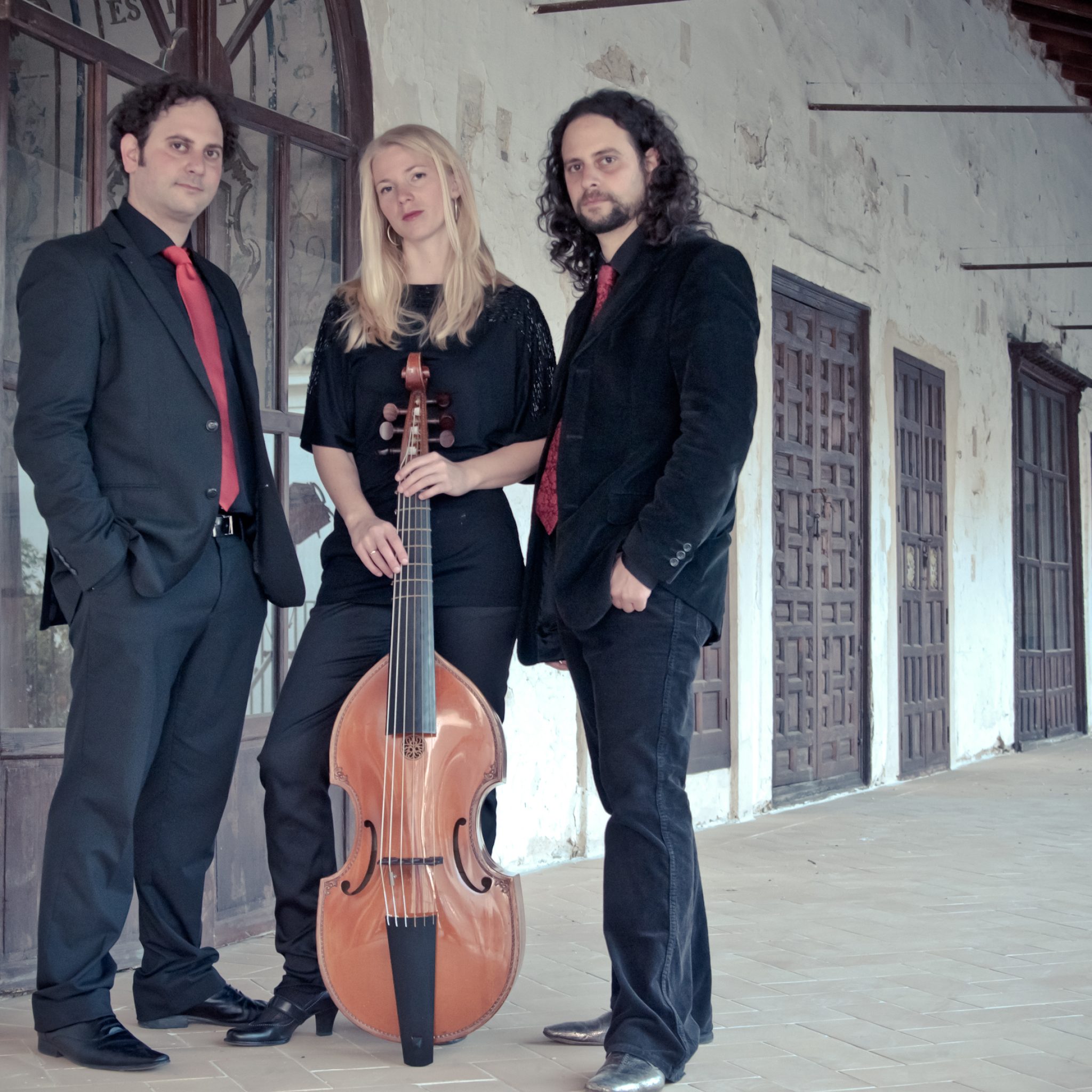 Fahmi et Rami Alqhai avec Johanna Rose