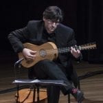 Michel Angers et sa guitare baroque